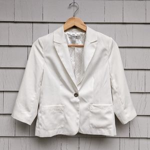Cream / White Crop Blazer with 3/4 Sleeves